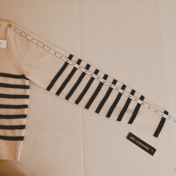 Cashmere Cream & Black Stripe Crop Sweater Cabincore Scandigirl Cozy Size L NWT - Picture 14 of 16